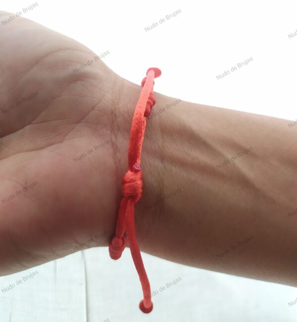 pulsera 7 nudos roja