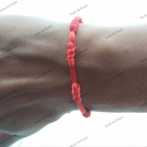 pulsera 7 nudos roja